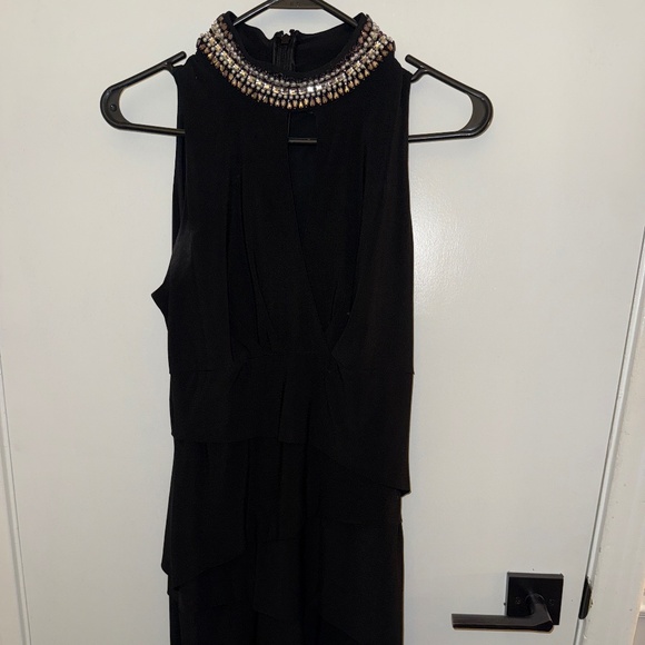 Formal dress - Picture 1 of 2